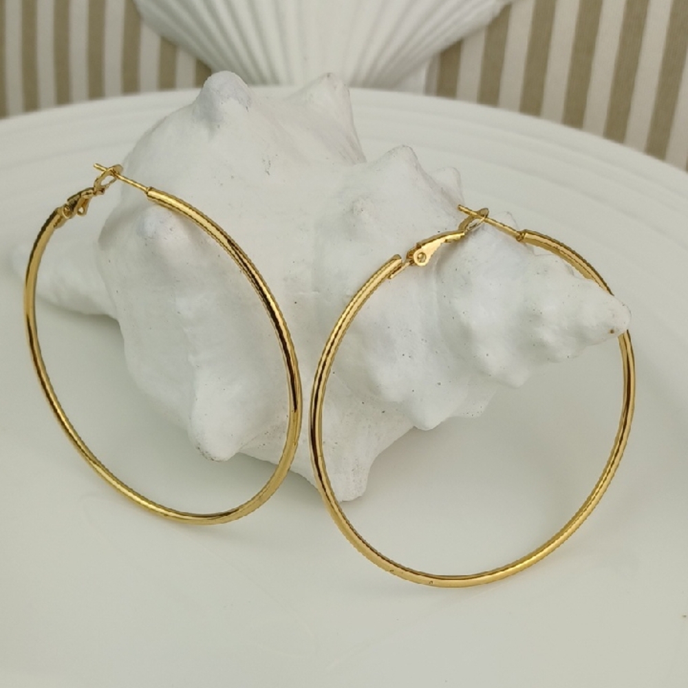 Classic Oversized Gold Tone Latch-Back Hoop Earrings LIKE BRAND NEW!